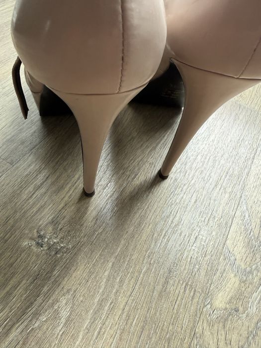Vand pantofi de dama