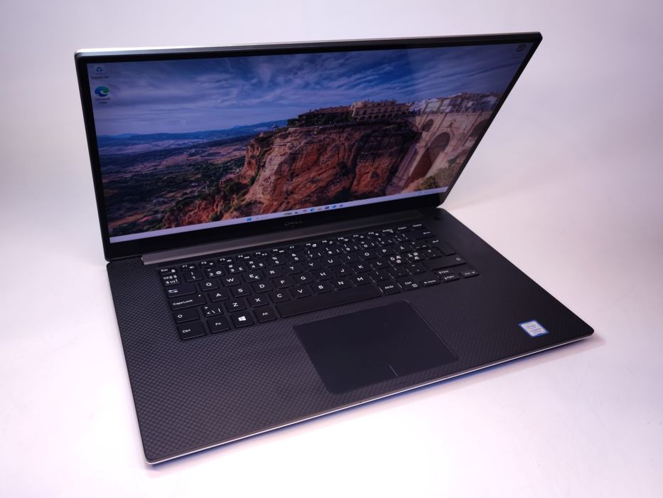 Dell Precision 5540 i9-8950HK Nvidia Quadro P2000 (4GB) SSD | #D91731