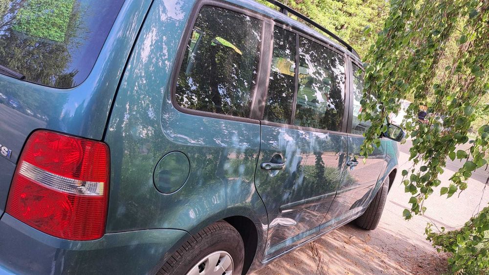 Vand Volkswagen Touran 1.6 FSI (115 CP) 2004