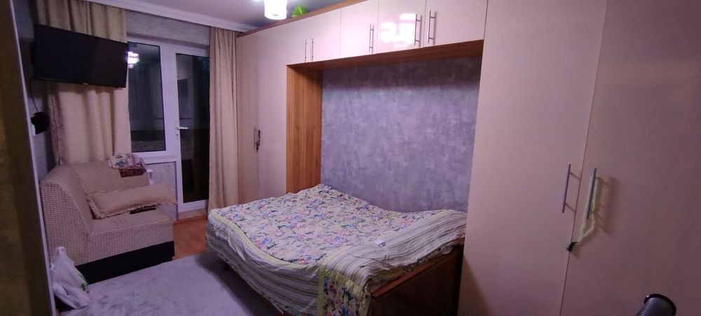 Продаётся кирпичная 4х комнатная квартира.