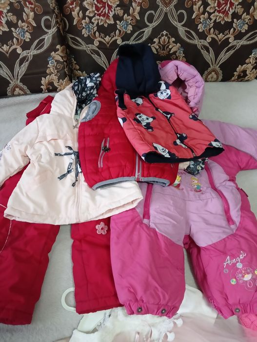 Пакет вещей большой, в основном для девочек