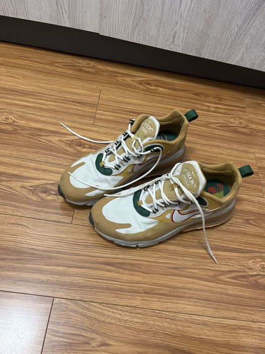 Nike Air 270 React