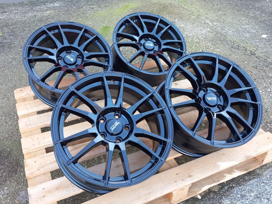 17.5x100 O.Z Piano Black  Toyota Subaru Audi A1 A3 Golf Bora Tiago Чисто Нови.
