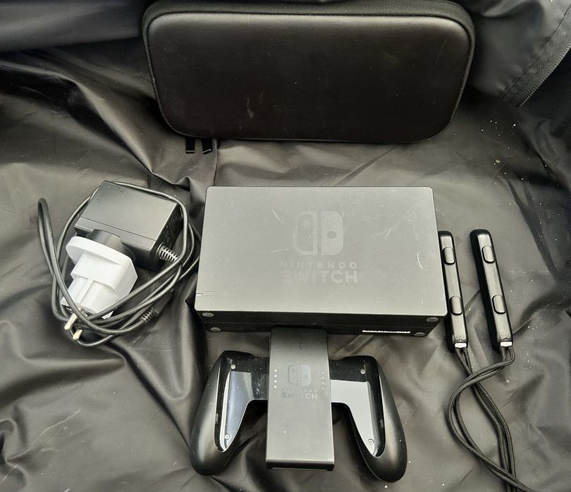 Nintendo switch v1 modabil cu micro sd de 256gb full kit