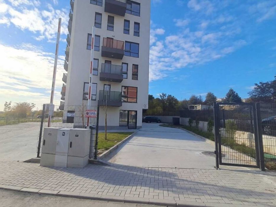 Продава паркомясто в комплекс Възраждане 1 във Варна