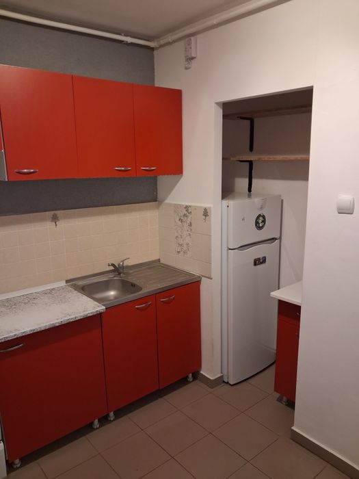 Ofer spre închiriere garsonieră