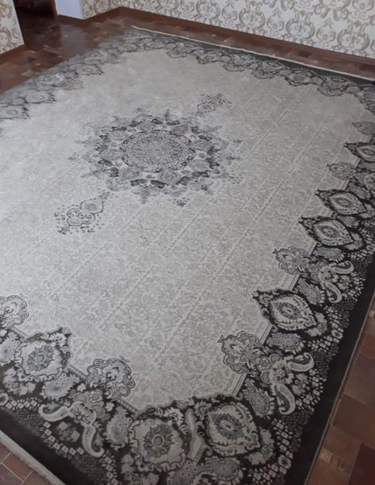 Продам ковер новый