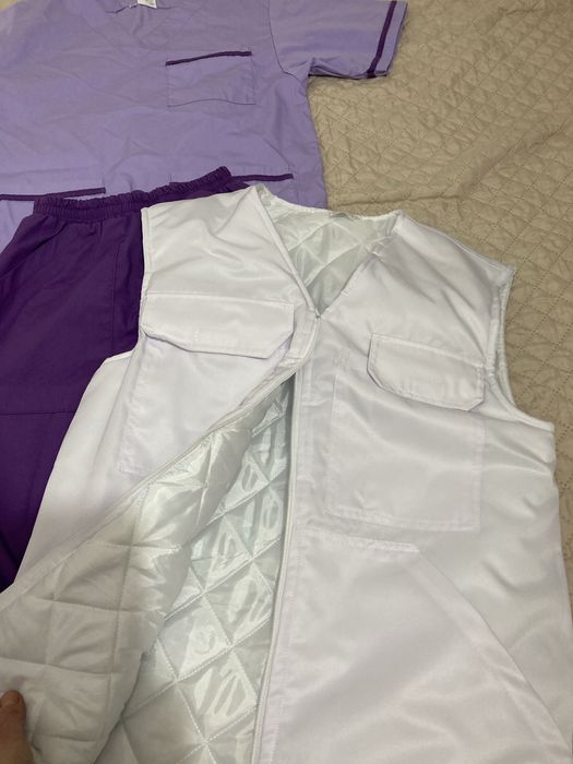 2 комплекта медицински униформи+елек