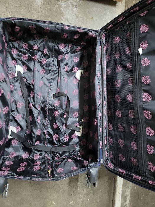 Куфар ново лилаво