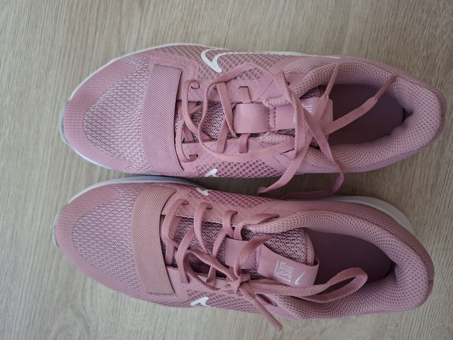 Дамски оригинални маратонки Nike MC TRAINER 2