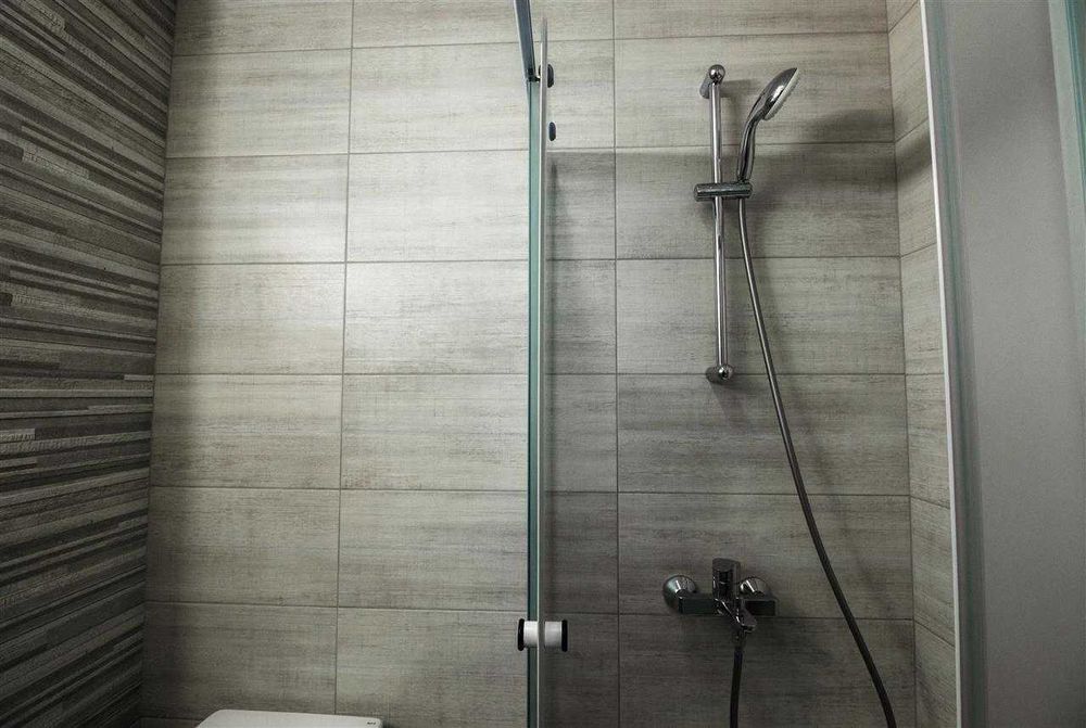 Дава се под наем Двустаен апартамент в Пловдив, Каменица 1 - 57 кв.м за 244.8 € - Снимка #2