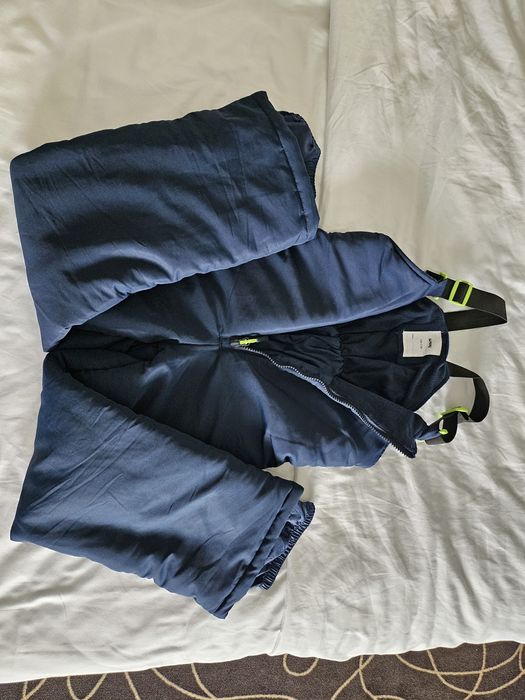 Pantaloni de schi, marimea 134