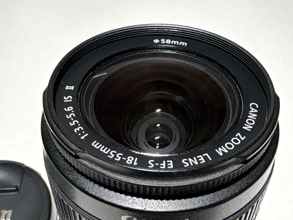 Canon EF-S 18-55mm f/3.5-5.6 IS