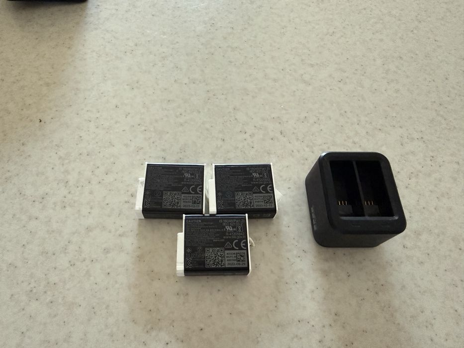 Go Pro Hero 11 mini si GoPro Hero 11 Black enduro baterii accesorii ventuza ham prinderi merg si pe Dji Action sau Insta360  incarcatoare