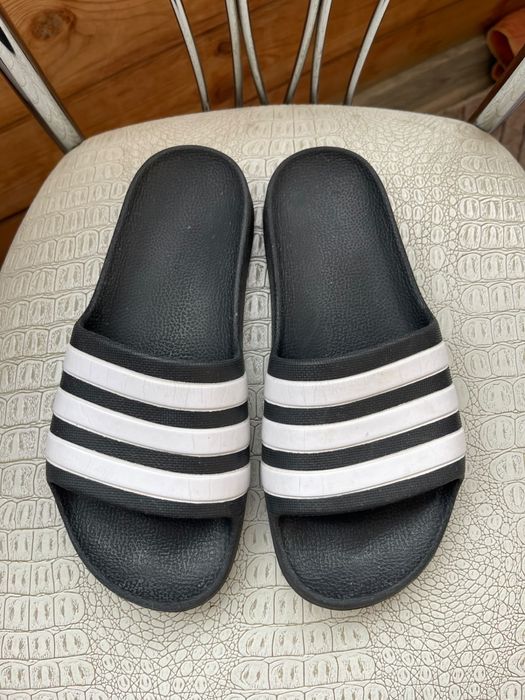 Продаются шлепки Adidas 33/34 размер