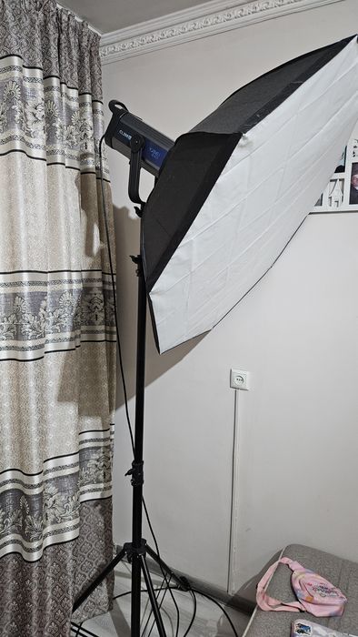 Продаётся лампа, свет, студийный