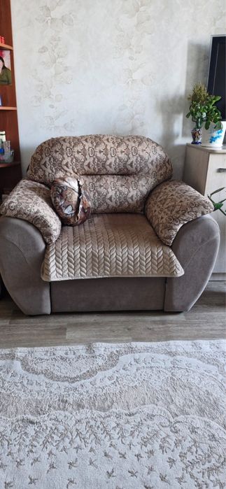 Диван в хорошем состоянии