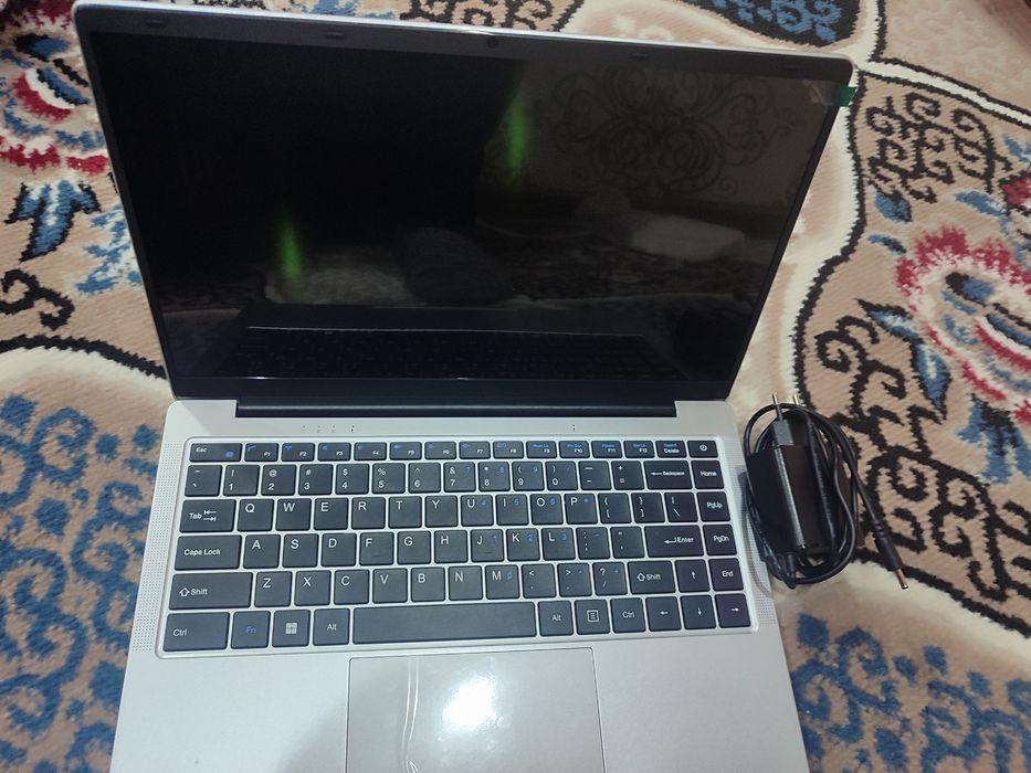 Noutbuk sotiladi Nomi Intel Inside