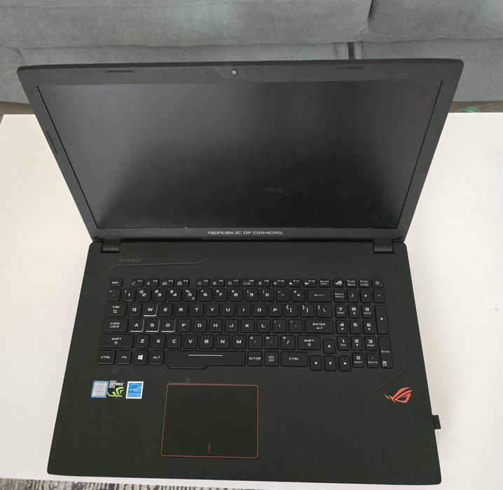 Vand ASUS ROG GL753V Gaming i7 Gen 7 | GTX 1050Ti | 24GB RAM | SSD 1TB | Windows 11 | ROG Bundle