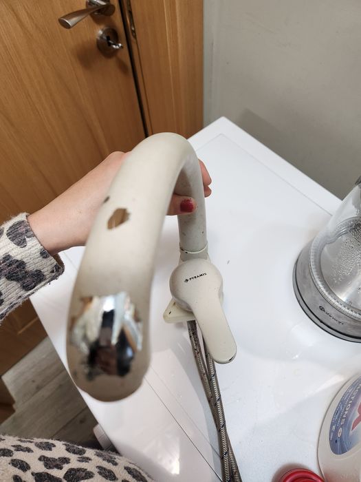 Смесител за мивка