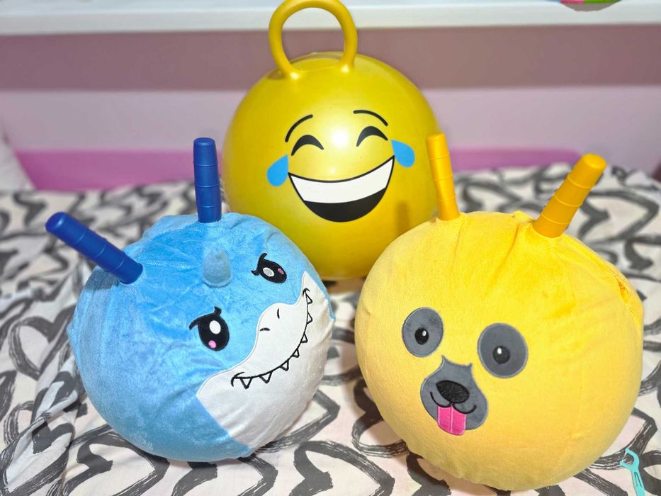 Играчки. Топка за скачане за дете. За игра.