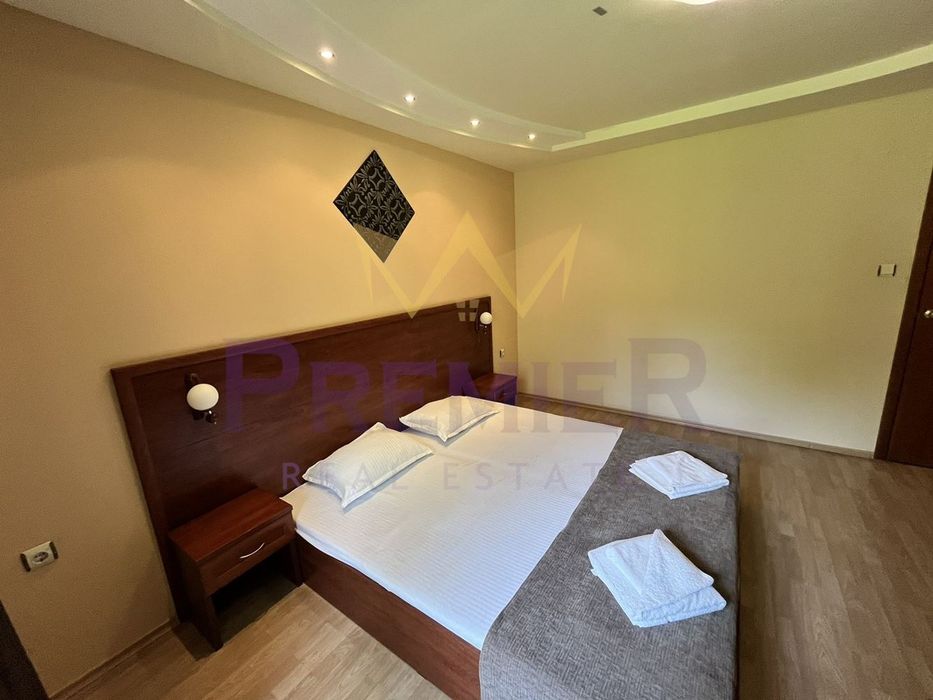 Хотел в Добрич, област-гр.Балчик площ 2000 цена 900000