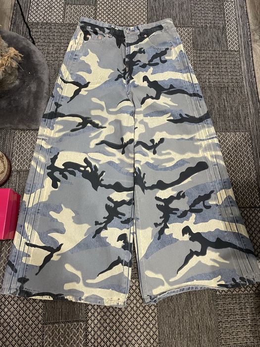 Джинсы vetements type