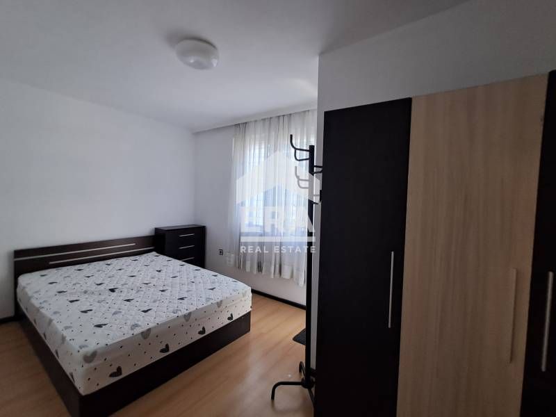 Дава се под наем Четиристаен апартамент в Варна, Лятно кино Тракия - 110 кв.м за 767 € - Снимка #4