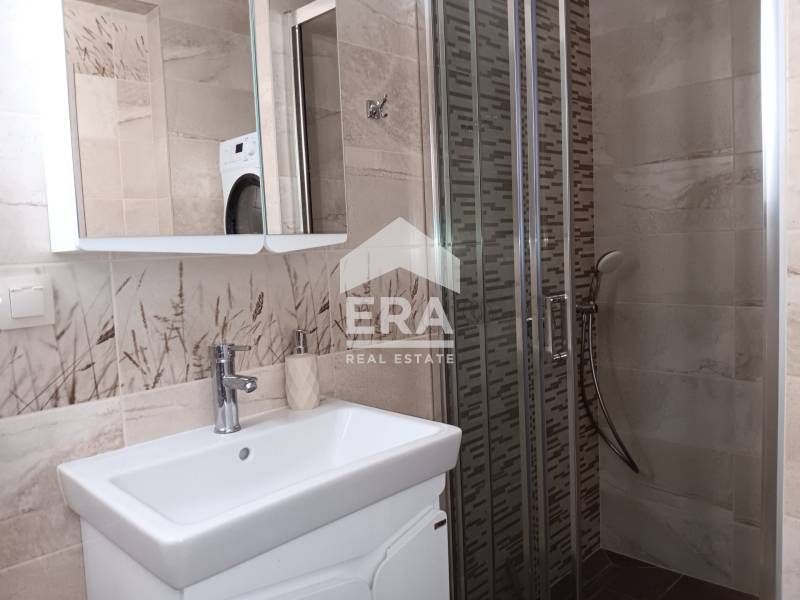 Двустаен, обзаведен, югозападен апартамент под наем, в новопостроена с