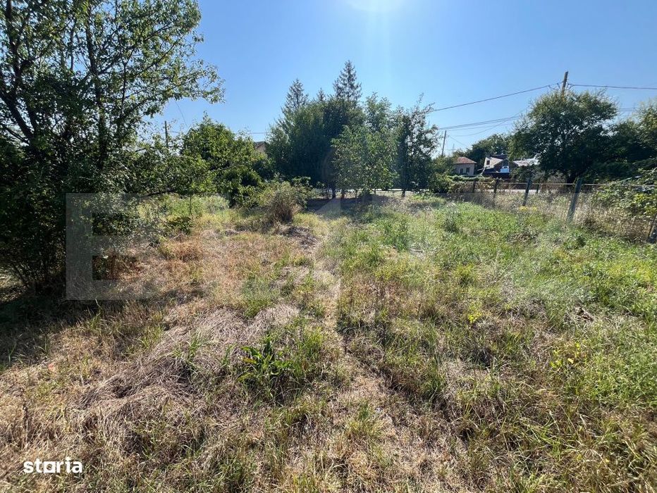 Teren intravilan de vanzare, 2.000 mp, deschidere 30 m