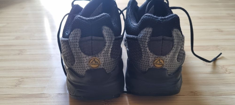 Туристически обувки La sportiva 39