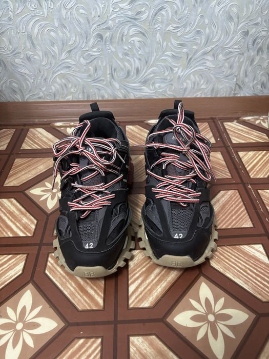 Продам balenciaga track 1 новые