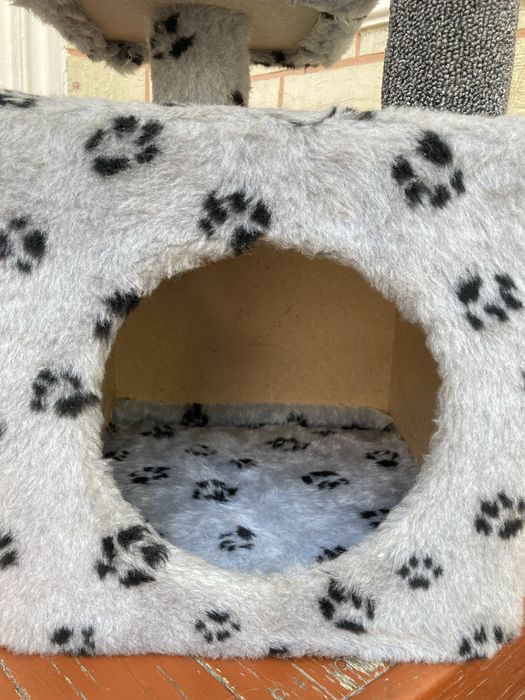 Домик для кошки с когтеточкой