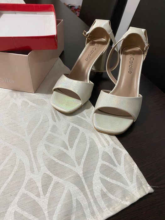 Incaltaminte purtată o singură dată