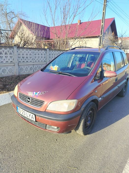 Vând Opel zafira A