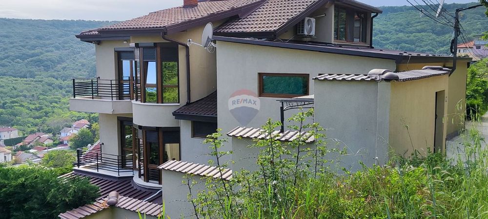 Продава се Къща в Балчик - 385 кв.м за 4676 €/кв.м - Снимка #3