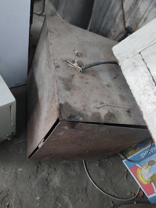 Продам железный сейф