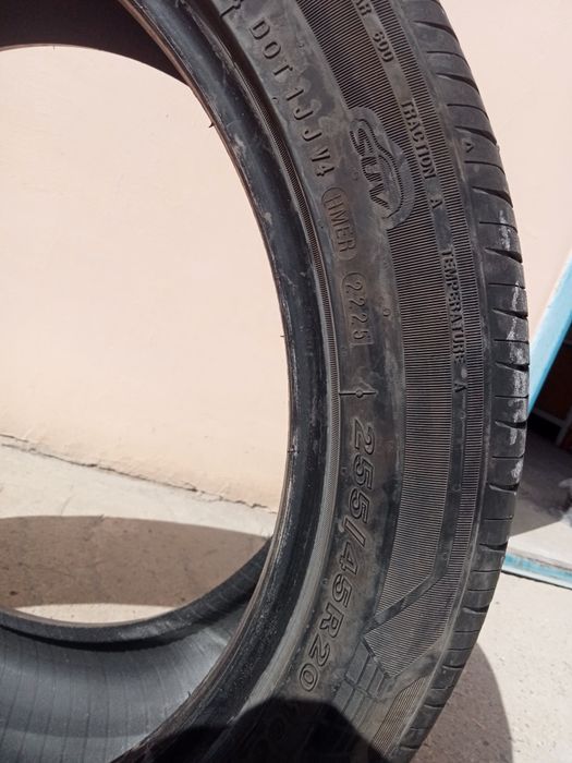 Продам шины летние 255/45R20