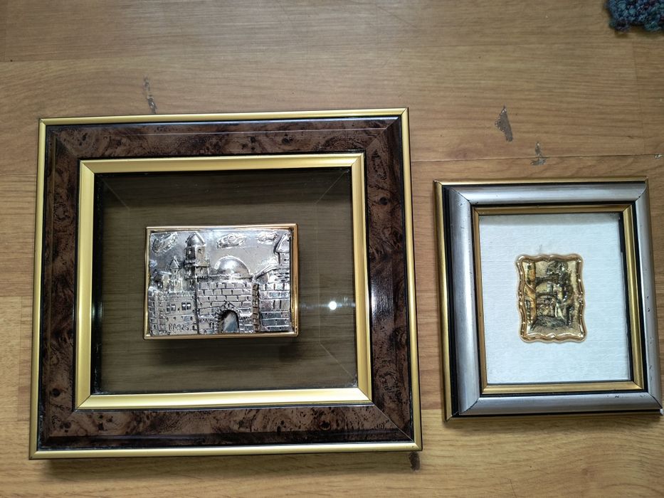 Stampe din foiță de aur și din argint