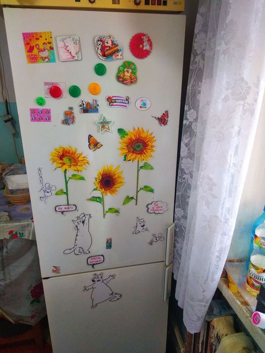Продаёться Холодильник Немецкий двух камерный с двумя компрессарами