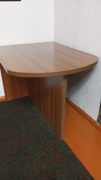 Продам офисный стол