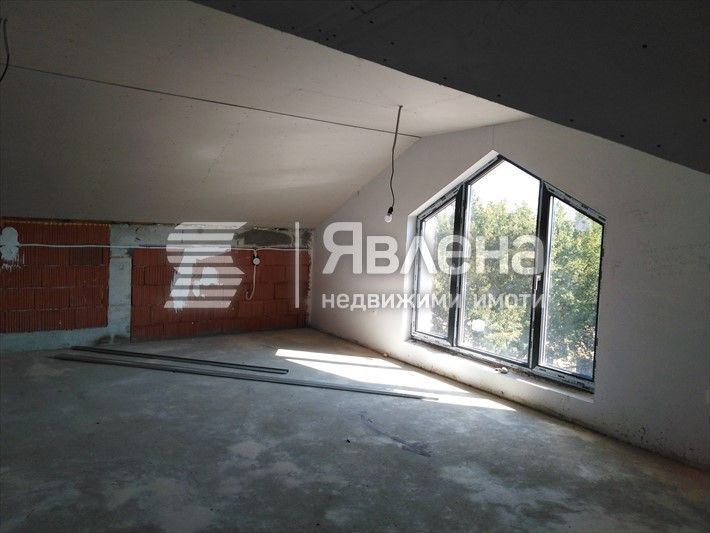 Разкошна къща на 13 км от Варна