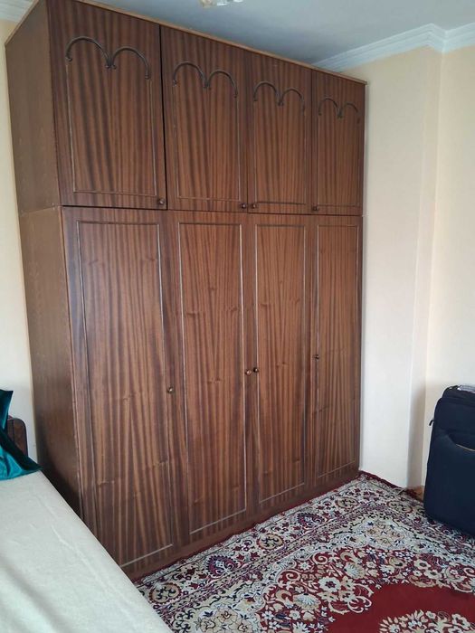 Продава етажи от къща в гр. Баня