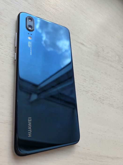 Замечательный Huawei P20
