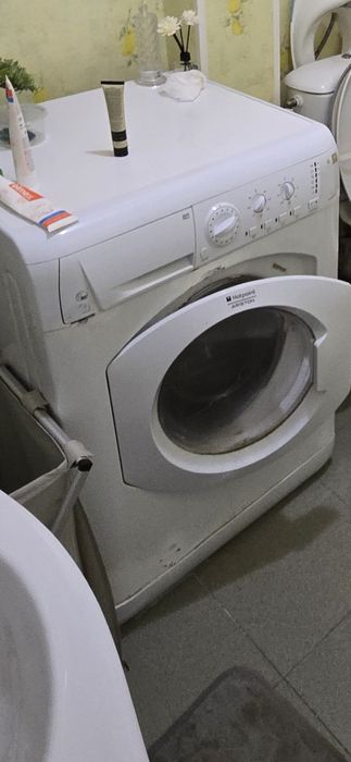 Работеща Пералня Ariston Hotpoint