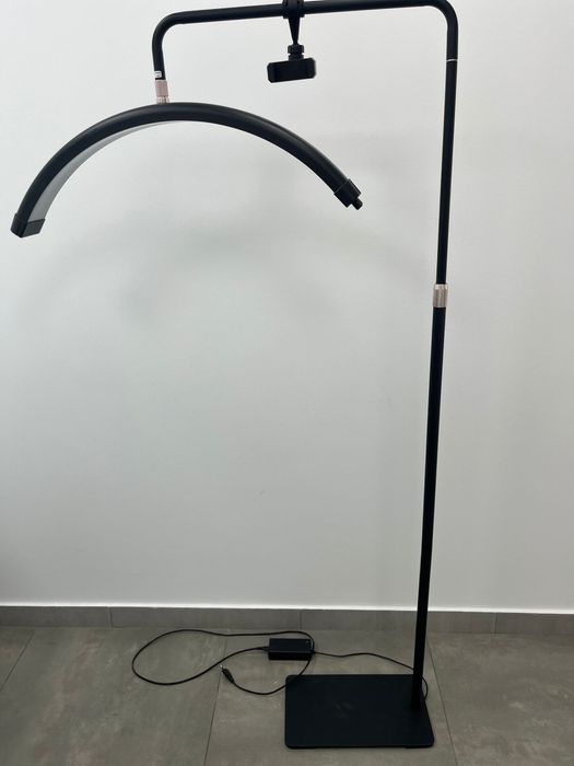 Vand lampa semiluna