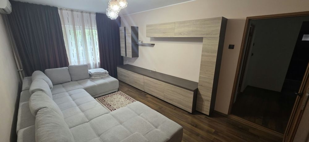 De inchiriat Apartament 3 camere etaj 1 mobilat si utilat