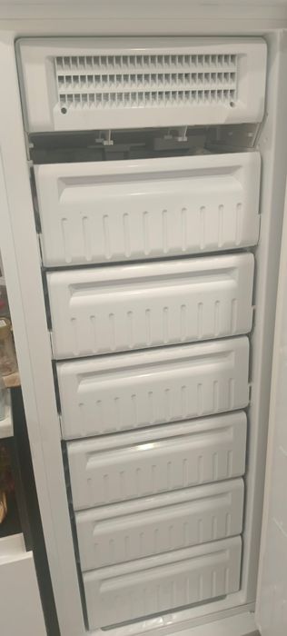 Продам морозильник