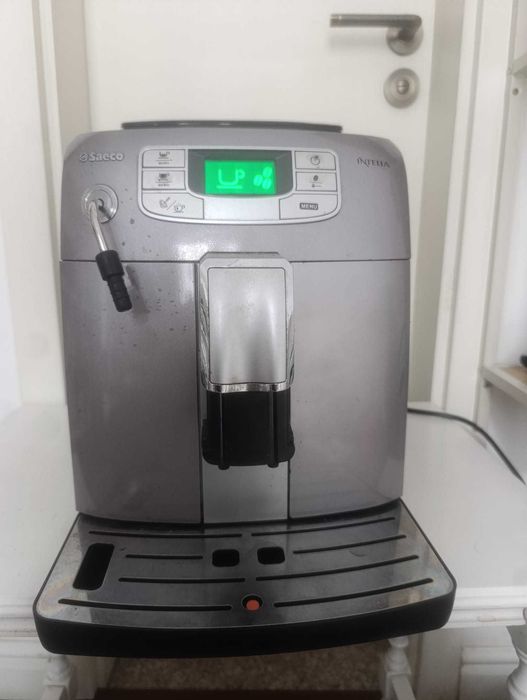 Saeco Intelia каферобот керамична мелница, обслужена, готова за работа