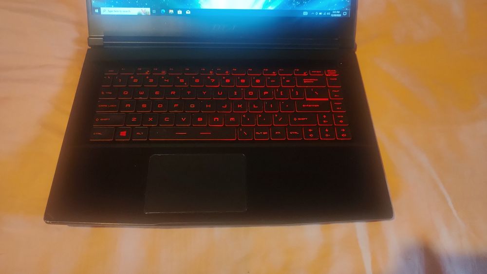 Vând laptop gaming MSI i5 gen 9, gtx 1650 4gb